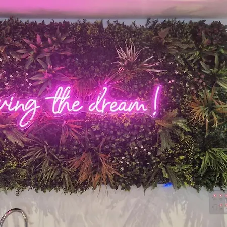 No 4 Hawthorn View Ground Floor * York